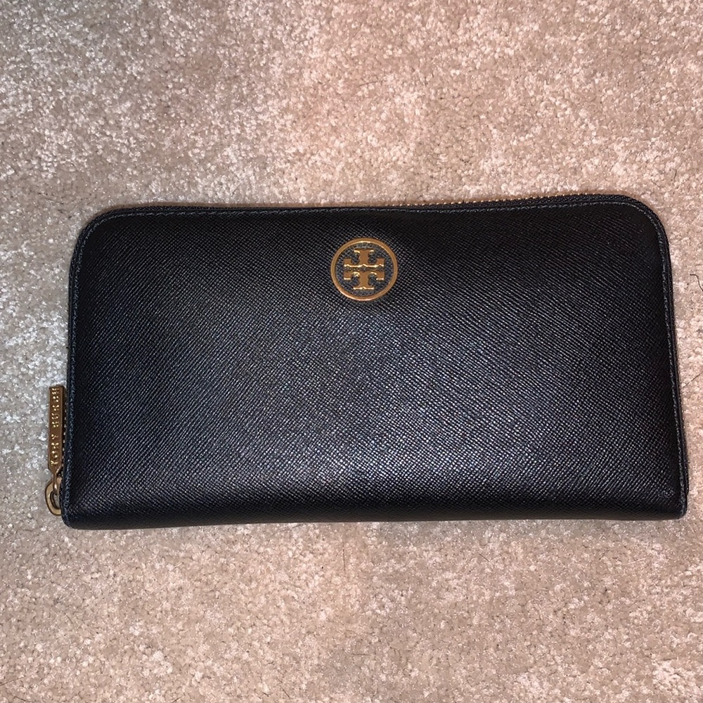 Tory Burch Zip Around Wallet